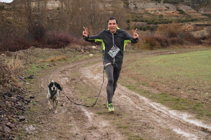 Cristian García y Rayo vencen en un épico II Canicross Villa de Pareja