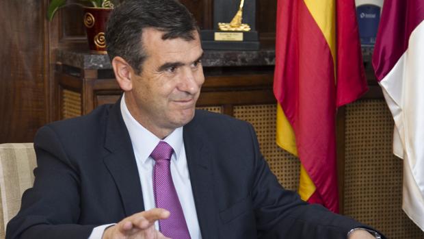 Román: En el Mercado de Abastos convivirán la actividad comercial, el ocio y la hostelería