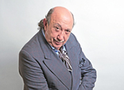 Rostros conocidos apoyan a Francis Montesinos