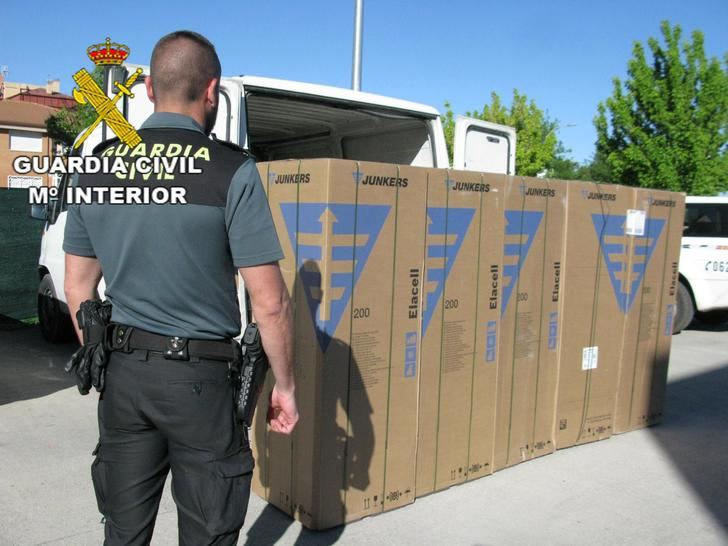 Dos detenidos por robar cinco calderas de un camión en un polígono de Alovera