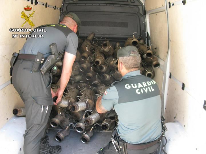 Un detenido por robar 79 tubos de escape en un campa de vehículos de Azuqueca de Henares
