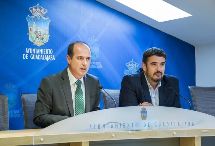 Reunión entre los alcaldes de Guadalajara y Marchamalo