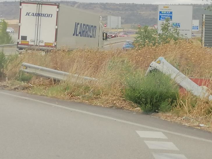 IU alerta del mal estado en el que se encuentran los accesos al municipio de Azuqueca