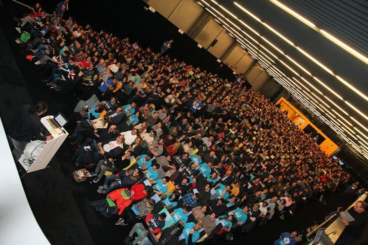 585 personas baten el primer Récord Guinness del ámbito tecnológico en España