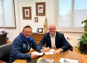 El Ayuntamiento de Yunquera firma un convenio para la cesión de una parcela a la Asociación de agricultores y ganaderos