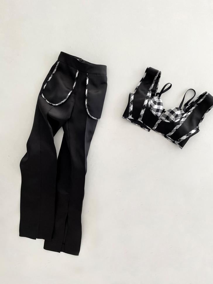 El look noventero de Aitana del diseñador guadalajareño JCPAJARES es todo lo que querrás llevar cuando vuelvas a salir de fiesta