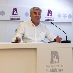 Esteban: Esta modificación se hace para tapar los agujeros negros de la gestión de Rojo durante estos años