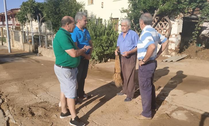 Alfonso Esteban comprueba los daños ocasionados en el municipio de Tórtola de Henares tras la fuerte tormenta registrada ayer
