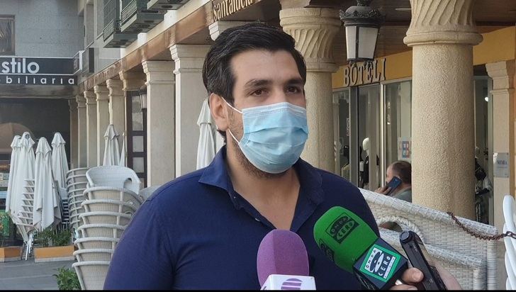 Alguacil denuncia que Rojo quiere dar 126.000 euros a la empresa a la que adjudicó en marzo las obras del Auditorio del Alamín