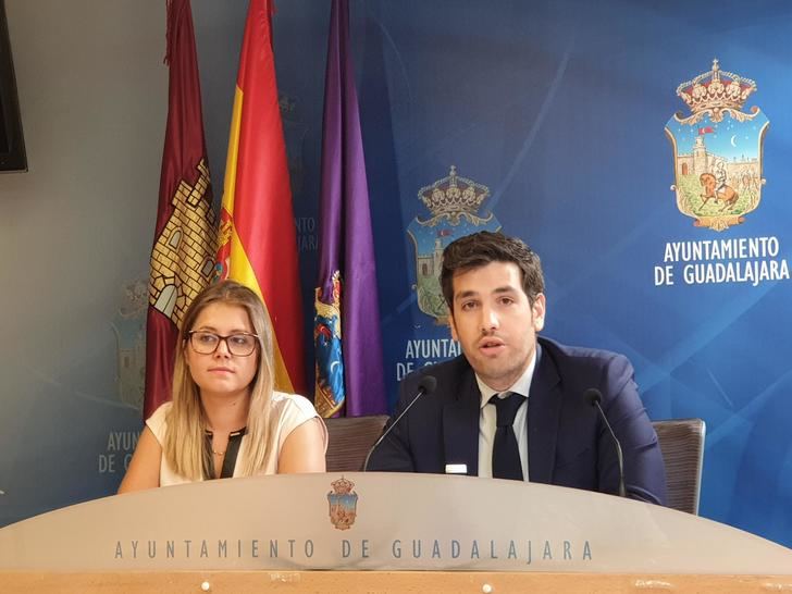 El Ayuntamiento de Guadalajara "quitará" 172.000 euros de ayudas sociales y fomento del empleo para aumentar el gasto en fiestas y arreglar el bar del Zoo