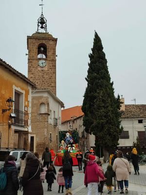 Los Reyes Magos han recorrido las calles de Almonacid