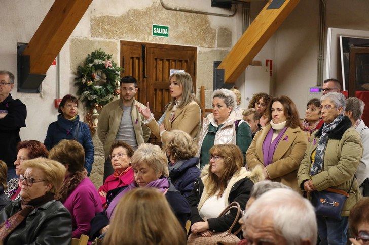 Almonacid muestra su repulsa a la violencia de género