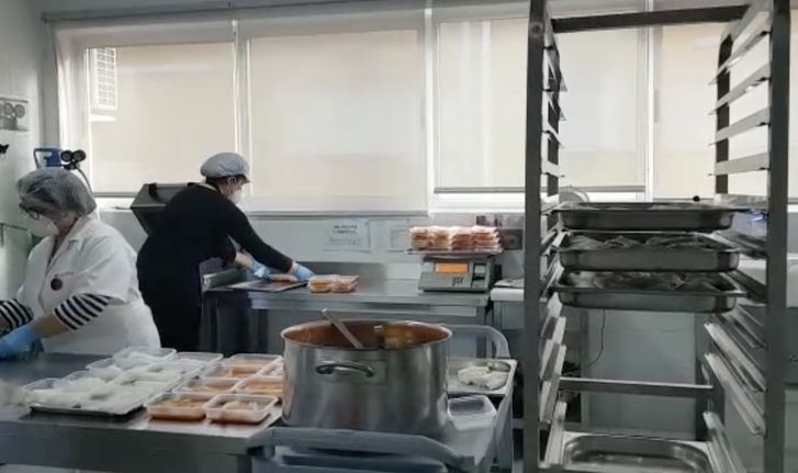 Alovera comienza este lunes los primeros repartos de comida a domicilio para mayores y dependientes