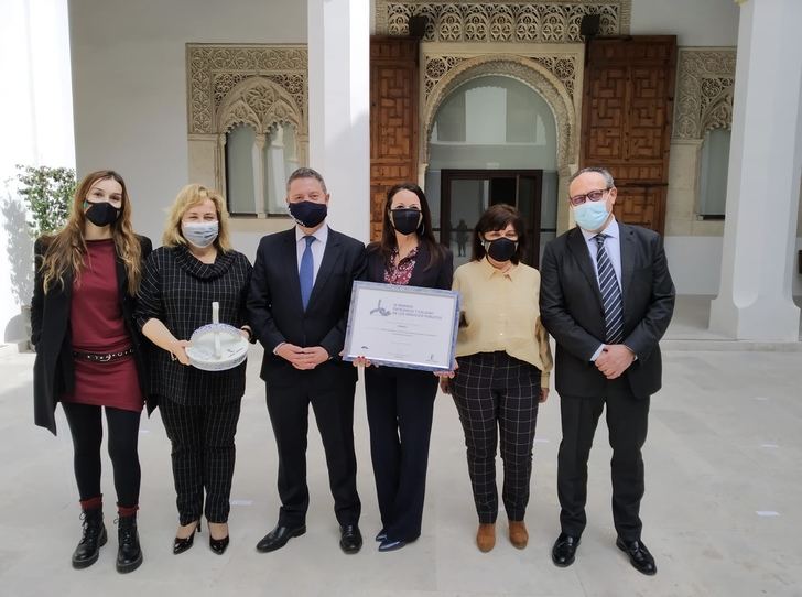 Alovera recibe por su iniciativa de refuerzo e inclusión educativa el reconocimiento regional de excelencia y calidad de servicios públicos.