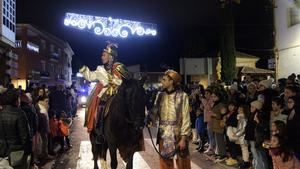 Alovera disfrutó en la cabalgata de la entrega de miles de regalos para los más pequeños