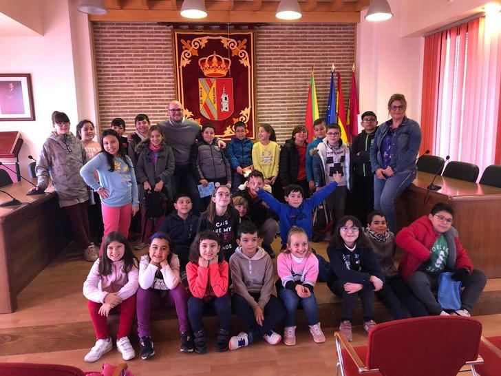 Alumnos de 4º de Primaria de Yunquera de Henares conocen cómo funciona el Ayuntamiento