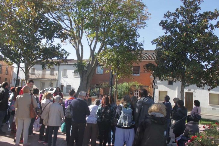 El 4º Andariego de Cabanillas reúne a más de 120 personas paseando entre árboles e historias