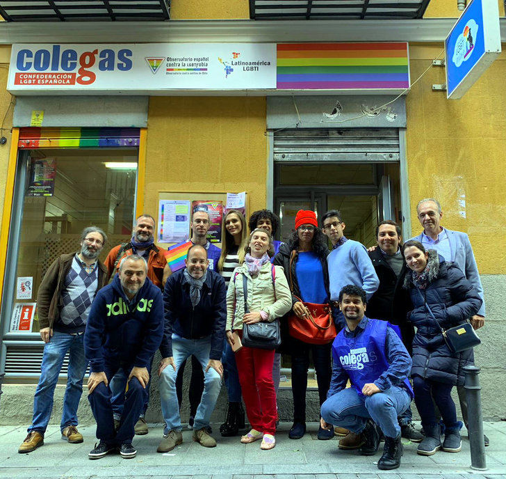 Angela Ponce, Miss España y candidata a Miss Universo visita el centro 