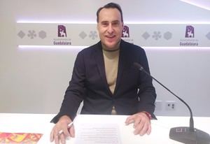 Antonio de Miguel acepta la propuesta de Sara Simón para ser candidato del PSOE a las Cortes