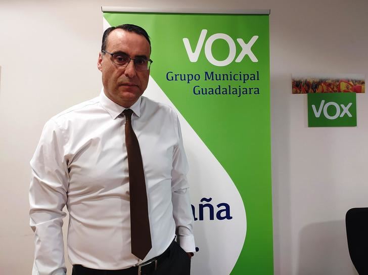 Antonio de Miguel: “Con sus decisiones improvisadas, Rojo está llevando a la ruina a miles de guadalajareños por ser cómplice de García-Page”