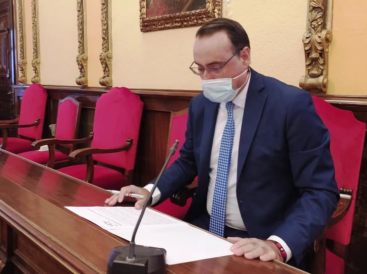 VOX critica que el alcalde de Guadalajara, el socialista Alberto Rojo, se suba el sueldo un 2,4% hasta los 71.752 euros para 2021