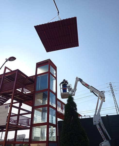 Completada la actuación de mejora en el ascensor de la vía del tren en Azuqueca