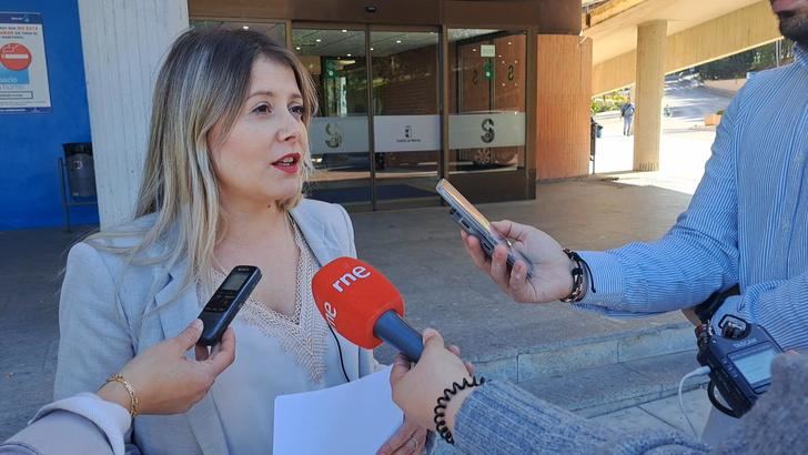 Asenjo: “El PSOE tiene que dejar ya de mentir: su mala gestión ha provocado que las camas de UCI y los equipos médicos no entren en los ascensores del Hospital”