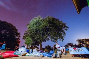 AstroGuada recomienda este año disfrutar de la lluvia de las Perseidas en familia y con seguridad
