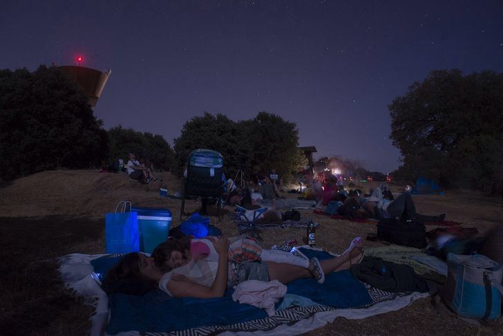 AstroYebes invita este lunes a disfrutar de la lluvia de las Perseidas desde el bosque de Valdenazar