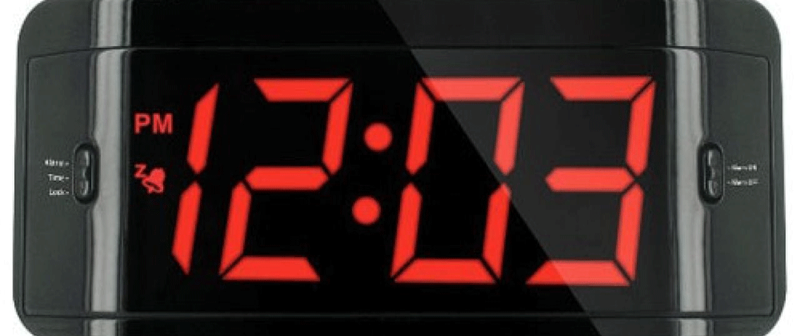 ¿Por qué se han atrasado 6 minutos los relojes eléctricos de tu casa?
