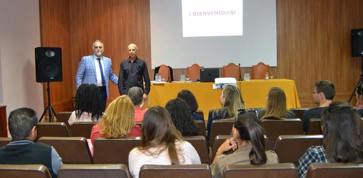 Una decena de centros educativos de Guadalajara cuentan este año con auxiliares de conversación nativos