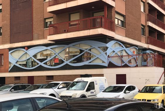 Guadalagua trabaja desde la pasada madrugada en la resolución de una avería en Avenida de Castilla