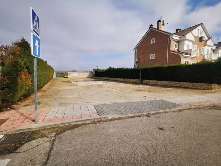 El Ayuntamiento de Azuqueca genera nuevas plazas de aparcamiento en Vallehermoso