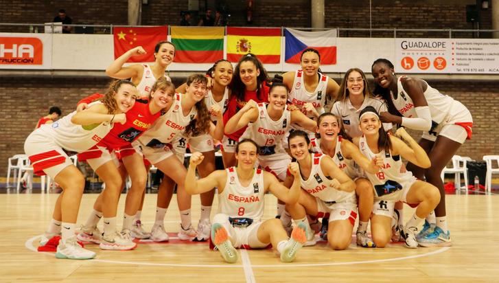 El polideportivo La Paz acoge este viernes un partido de baloncesto entre las selecciones U19F de España y Australia