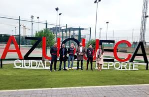 El Ayuntamiento renueva su colaboración con el Club Triatlón Caracoles Azuqueca