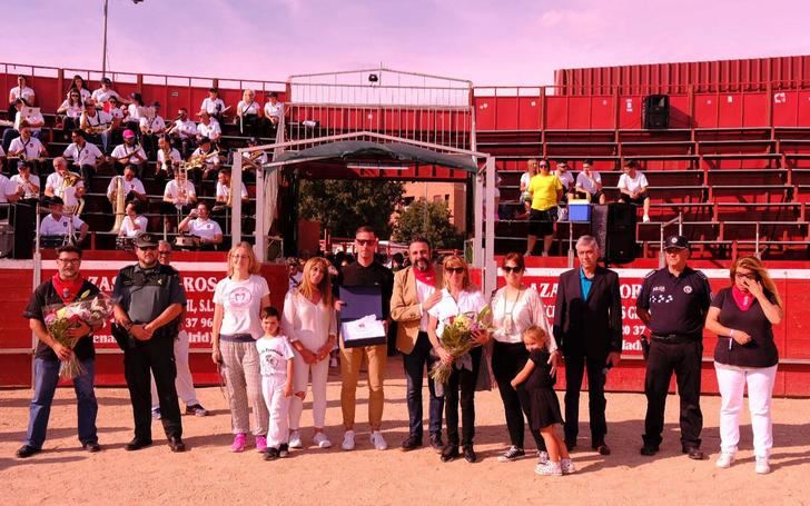 Azuqueca rinde homenaje a Jacinto Asenjo y a Tomás París en la primera novillada de las Fiestas de Septiembre