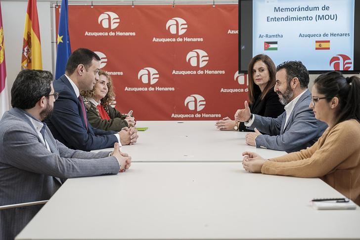 El Ayuntamiento quiere mejorar y ampliar la colaboración entre Azuqueca y la ciudad jordana de Ar-Ramtha