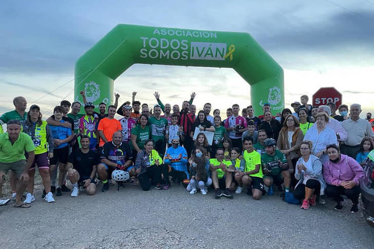 El Ayuntamiento de Azuqueca colaboró en la carrera solidaria de bicicleta 'Cambia tus kms por '