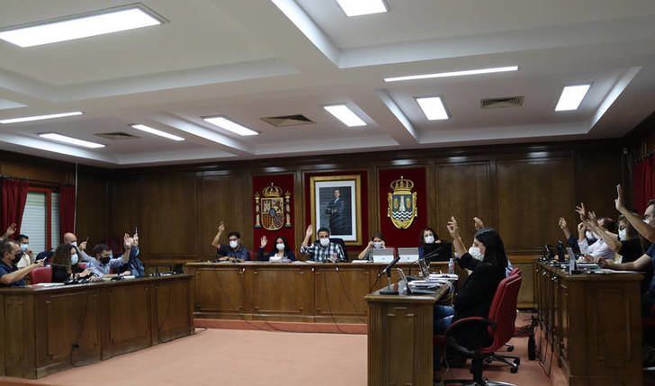 El Pleno del Ayuntamiento de Azuqueca aprueba por unanimidad una donación de urgencia de 70.722 euros para ayudar a los damnificados por el volcán de La Palma