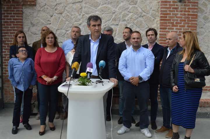 Román: “Desunir el voto del centro-derecha y votar a Vox o a Ciudadanos, es dar la victoria a la izquierda. No podemos cometer el mismo error que en las Generales”