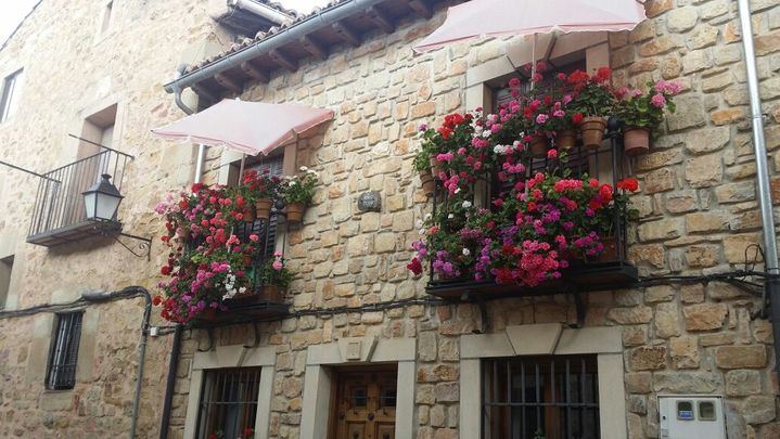 Sigüenza busca el balcón, ventana o rincón florido más bonito de la localidad del Doncel