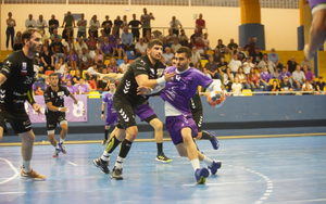 El BM Guadalajara empata en el último momento en un partido que dominó desde el inicio