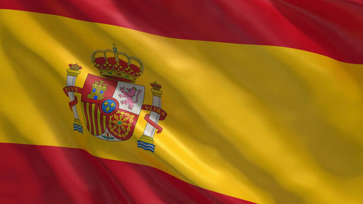 El alcalde de Guadalajara invita a los vecinos a engalanar sus balcones y ventanas con la bandera de España