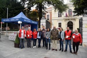 La Diputación de Guadalajara muestra su apoyo a Cruz Roja en el Día de la Banderita