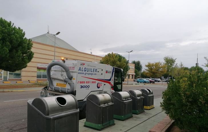 Villanueva de la Torre intensifica su limpieza viaria y de zonas verdes con el inicio de prestación del servicio por parte de la nueva empresa concesionaria