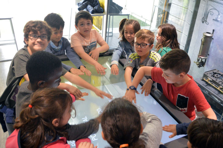 Abierto en el Ayuntamiento de Guadalajara el plazo para la solicitud de becas para el pago de escuelas infantiles y para la compra de material escolar