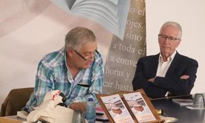 Tarde de cuentos dulces en la Biblioteca León Gil