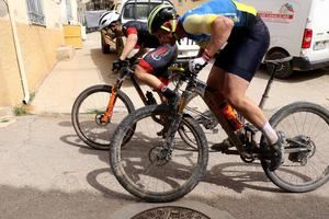 Javier Écija y Muriel Bouhet se imponen en la III Gárgoles Bike Race
