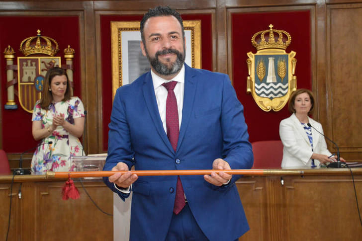 El alcalde de Azuqueca de Henares, José Luis Blanco, renuncia a su sueldo y se reincorpora a su puesto de trabajo en RENFE