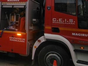 54 personas y 13 medios, cuatro de ellos aéreos, trabajan en la extinción de un INCENDIO declarado en Usanos